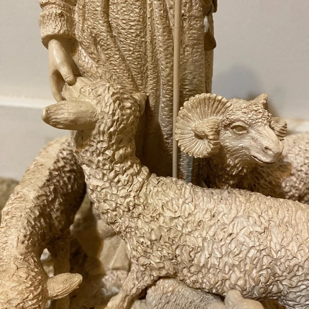 💫 10” Tall Shepherd with Lambs Statue - Picture 9 of 12